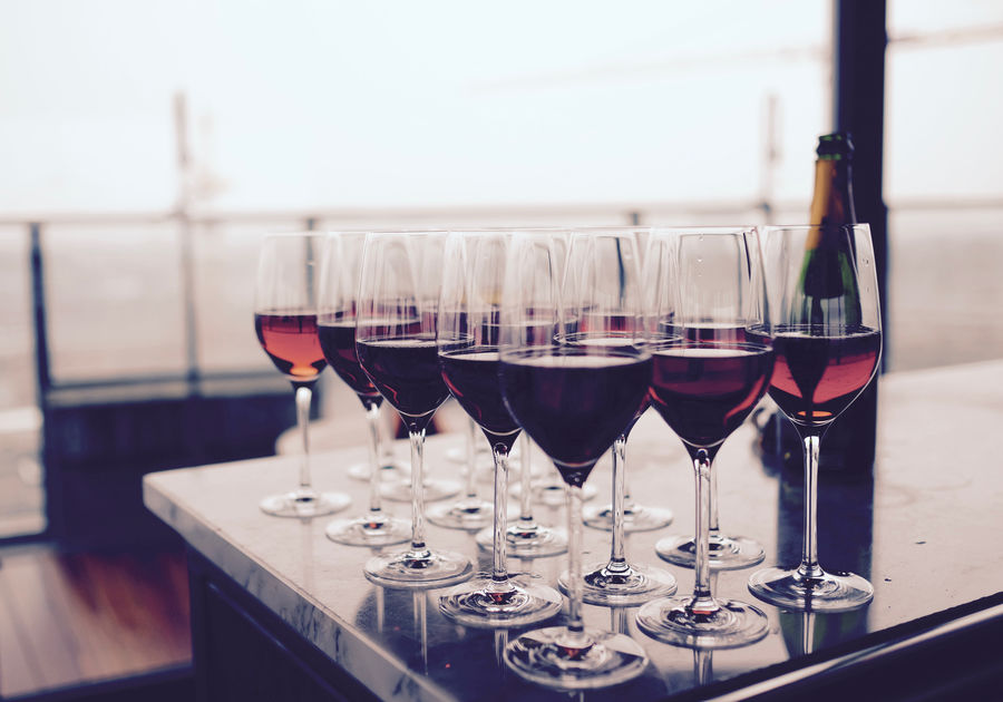 Wino - jak i dlaczego wpływa na zdrowie lampki-wina-czerwonego