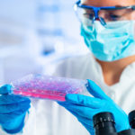 Trudna sprawa – spodziectwo 1000px-stem-cell-researcher-working-in-laboratory-PV2ZBR7-150x150